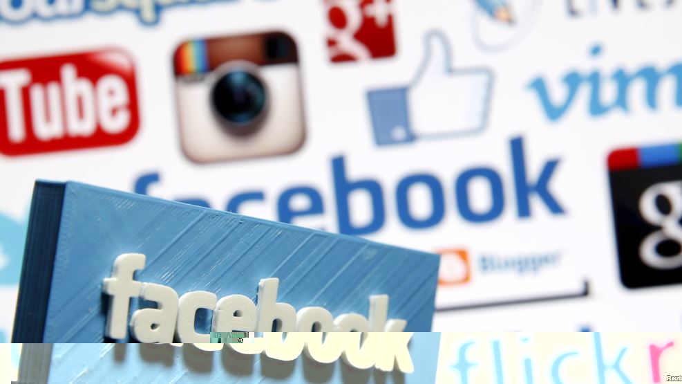 Facebook обвинили в в поощрении распространения фейков