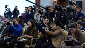 Журналисты в Кыргызстане сталкиваются с беспрецедентным уровнем запугивания и преследования — обращение медиасообщества