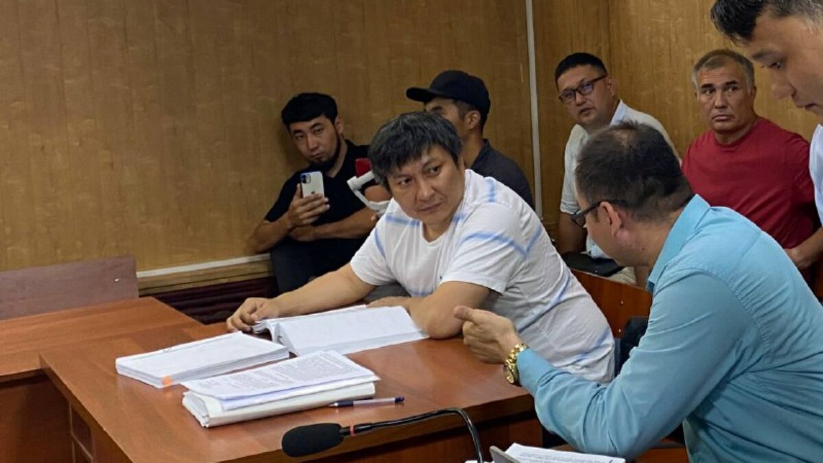 Судья возвратил команде Temirov Live технику, которую изъяли во время задержания Болота Темирова