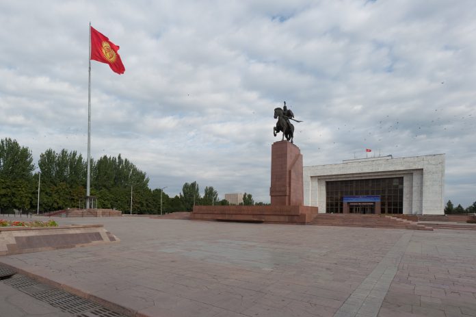 Международные организации призывают власти Кыргызстана отозвать законопроект, угрожающий НПО