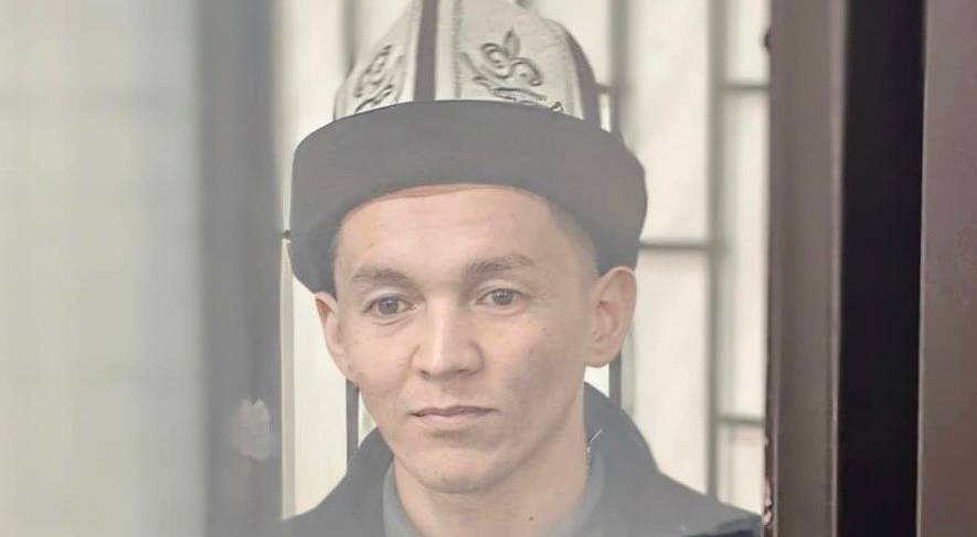 Бишкекский горсуд оставил в силе приговор бывшему сотруднику НАН КР Жоомарту Карабаеву.