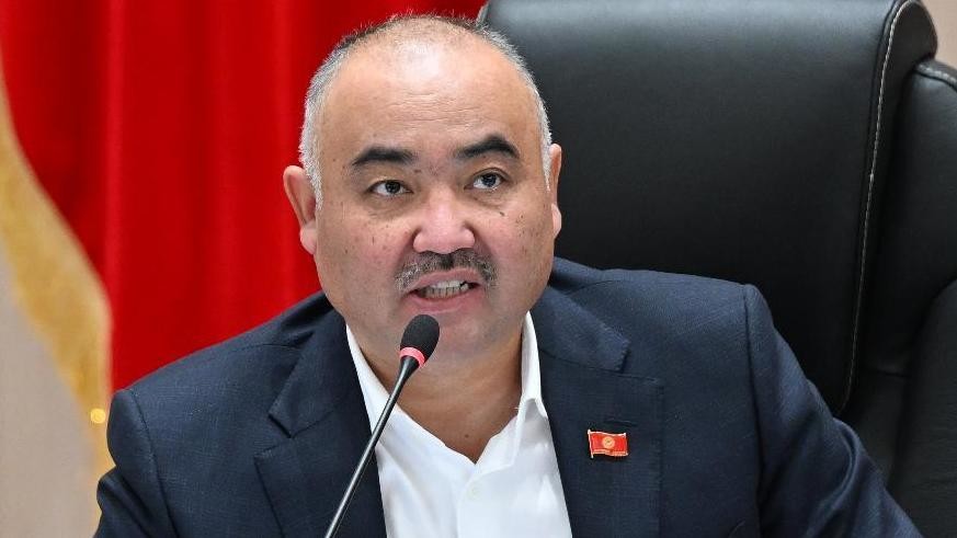 Между ветвями власти обязательно должно быть уважение, — спикер ЖК Тургунбек уулу.