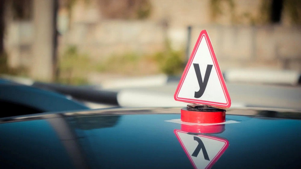 В Бишкеке задержали двух директоров частных автошкол